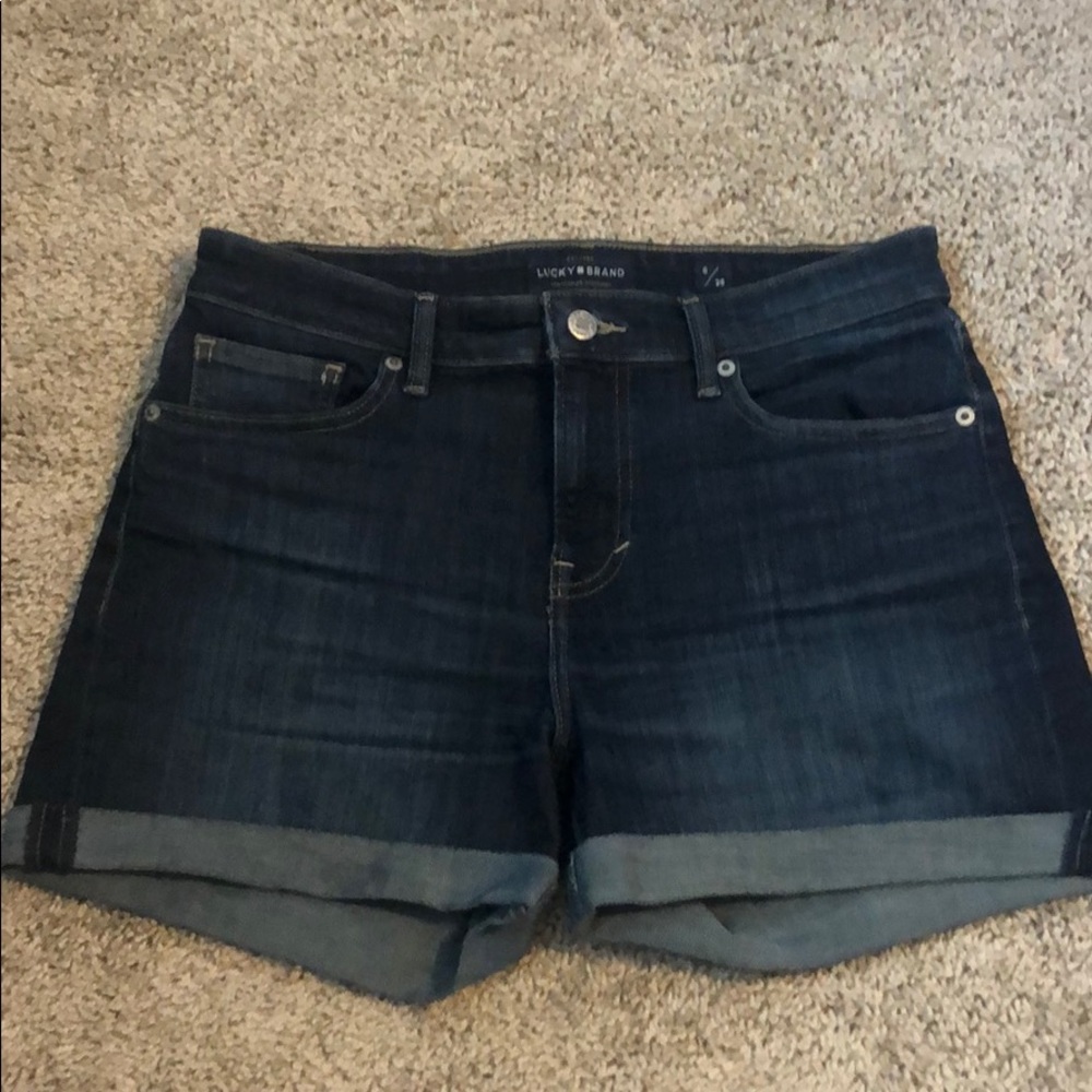 💰 3/$25 Lucky Brand Bermuda shorts size 6